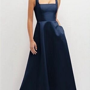 Elegant Navy Blue Evening Gown
